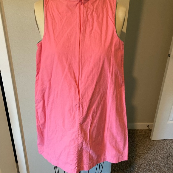 Girls Mini Boden dress with floral appliqué at front.  Zip closure.  Lined. - Picture 5 of 5